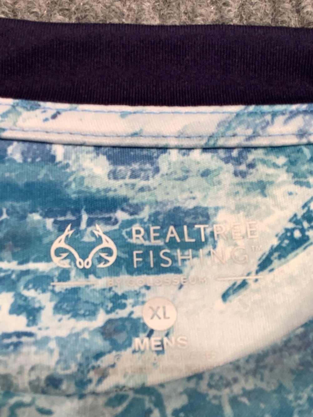 Realtree Men's Long Sleeve Performance Tee - Blue White Ocean Print - Picture 2 of 6